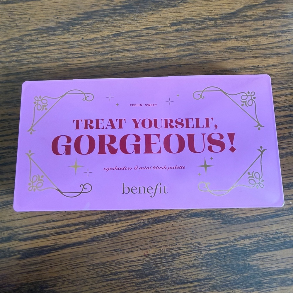 Benefit 'Treat Yourself, Gorgeous!' Eyeshadow & Blush Palette - Pink